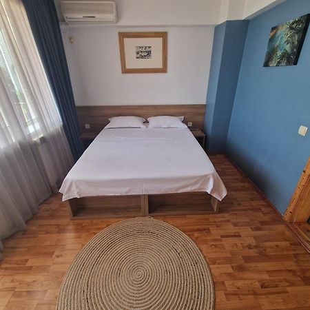 Hotel Poarta Apelor Sarichioi Zewnętrze zdjęcie