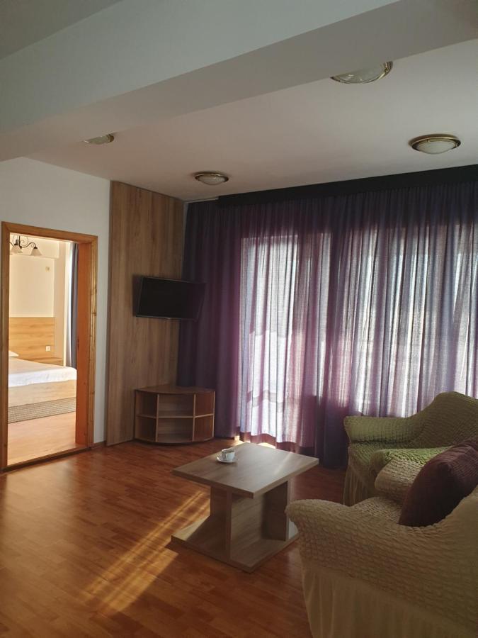 Hotel Poarta Apelor Sarichioi Zewnętrze zdjęcie