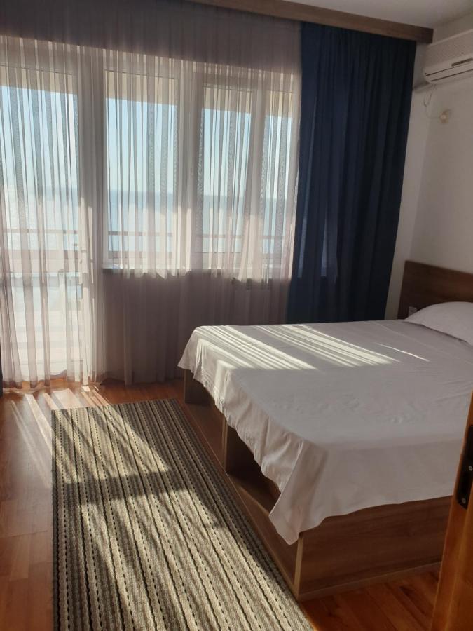 Hotel Poarta Apelor Sarichioi Zewnętrze zdjęcie