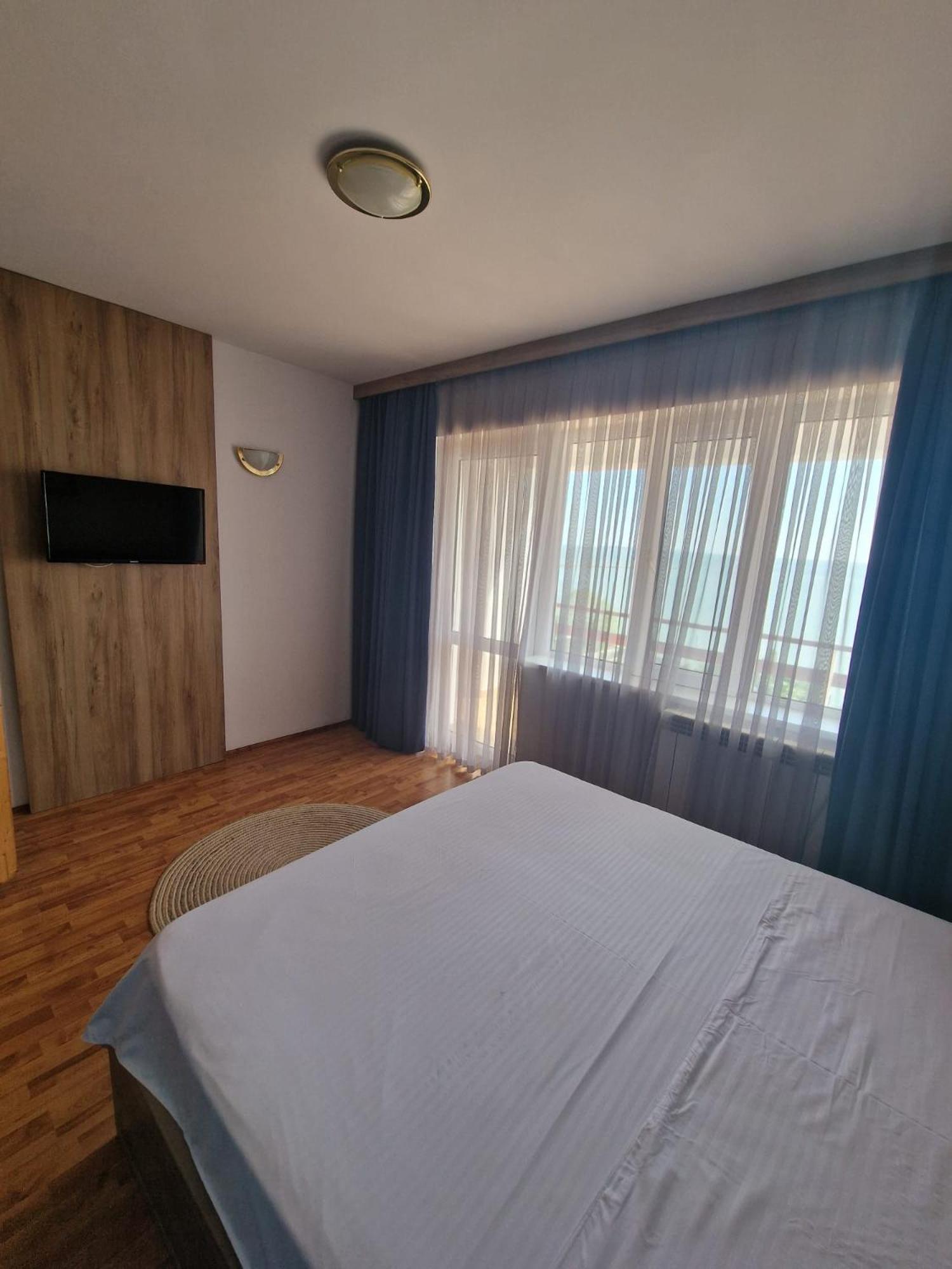 Hotel Poarta Apelor Sarichioi Zewnętrze zdjęcie