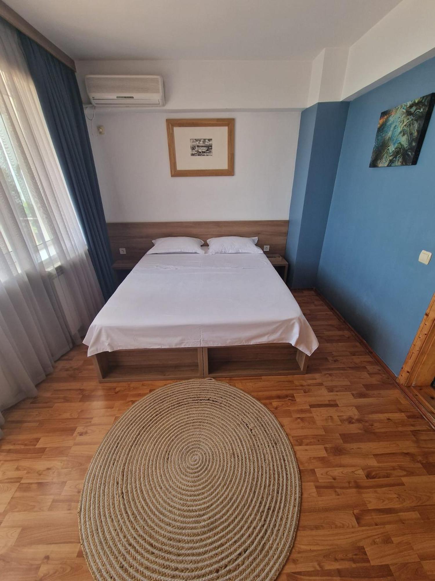 Hotel Poarta Apelor Sarichioi Zewnętrze zdjęcie